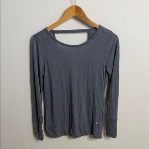 GAP Dark Gray Long Sleeve Women's Tee